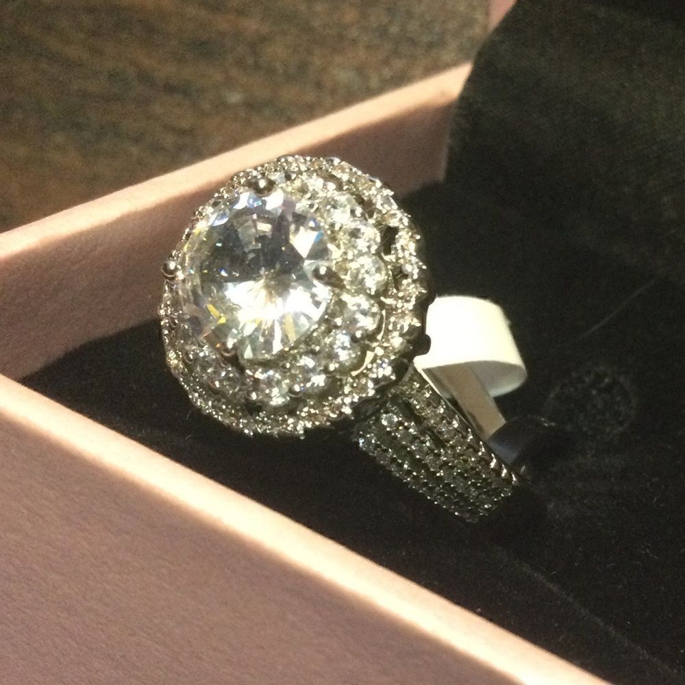 NWT Peermont  Sz 9, “Diamond, round halo ring